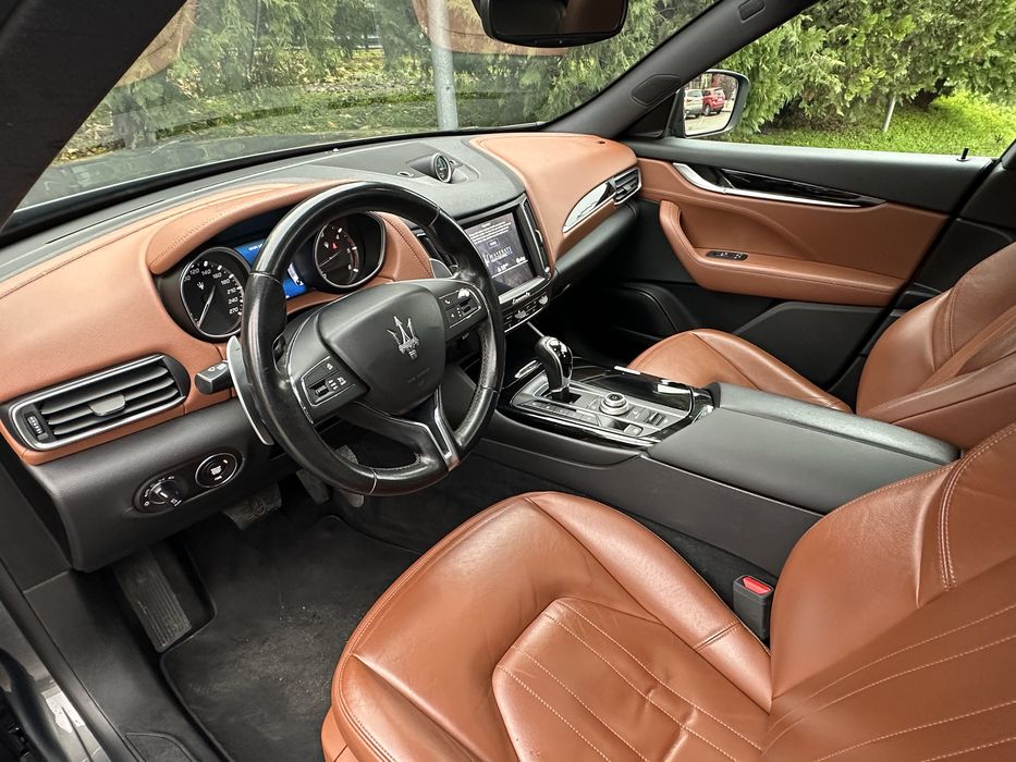 Maserati Levante 2018 3.0d 275cp 4x4 SQ/Panorama/PerneAer/360”/Keyles!