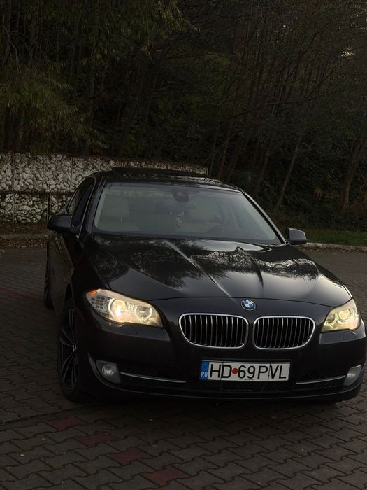 BMW F10 525d 2.0Bi-Turbo – aproape full, stare excelentă
