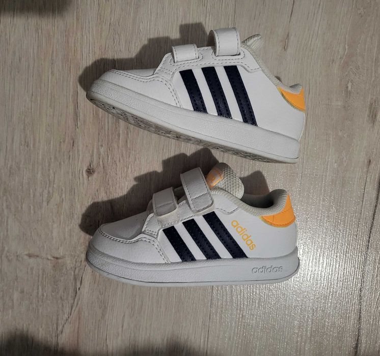 Детски спортни обувки Adidas