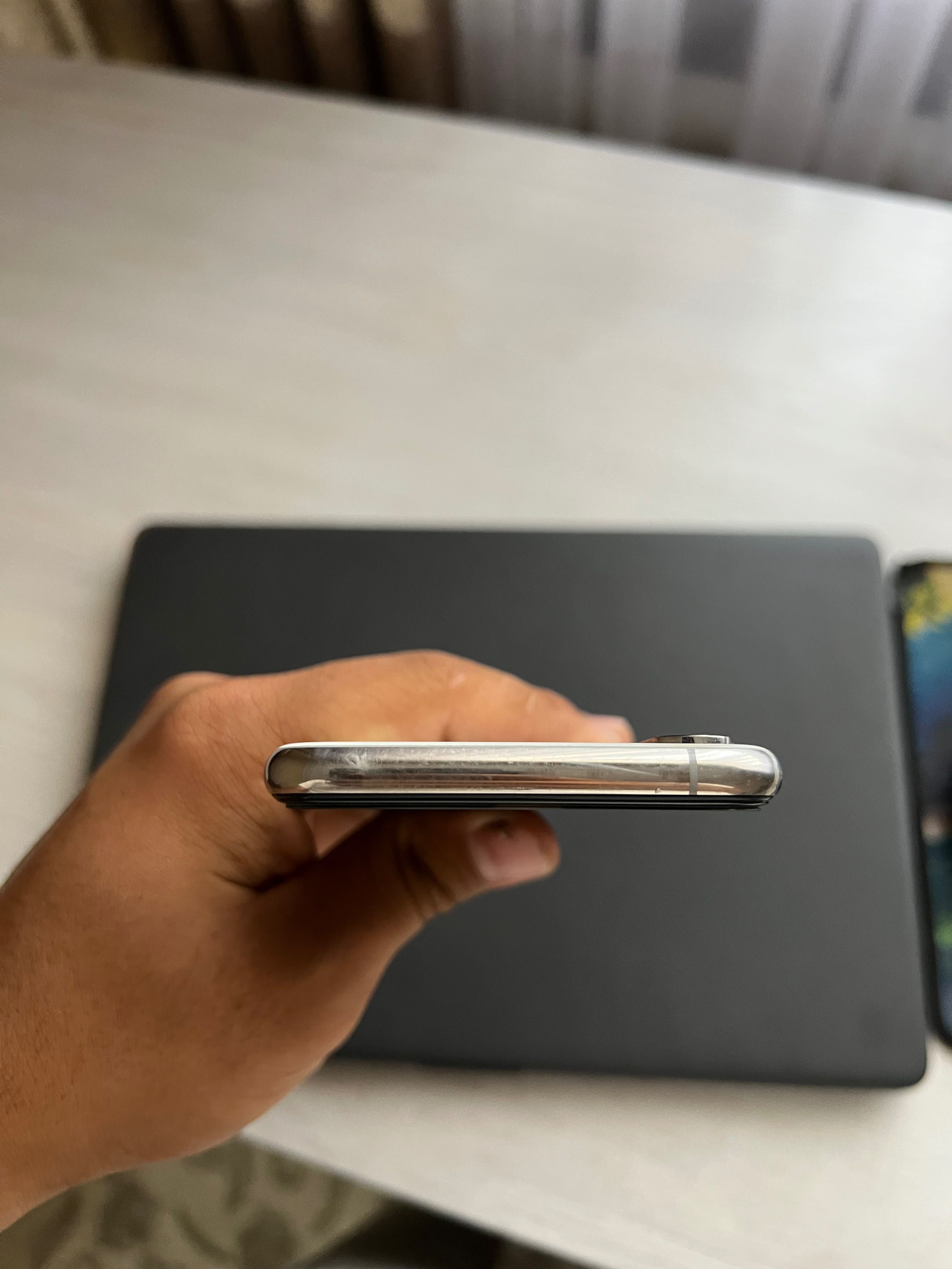 Iphone xs sotiladi