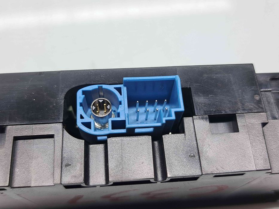 Conector auxiliar USB Mercedes Clasa C (W205) [Fabr 2014-prezent] A20