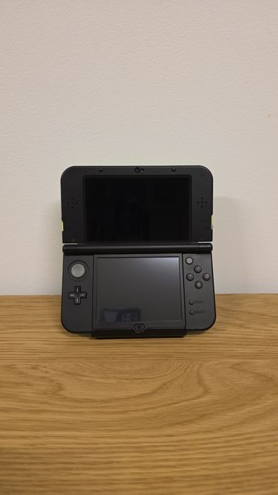 New Nintendo 3DS XL, Modat,  2000 de jocuri, 19 in 1