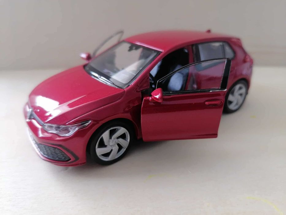 Волксваген голф 8 в мащаб 1:34