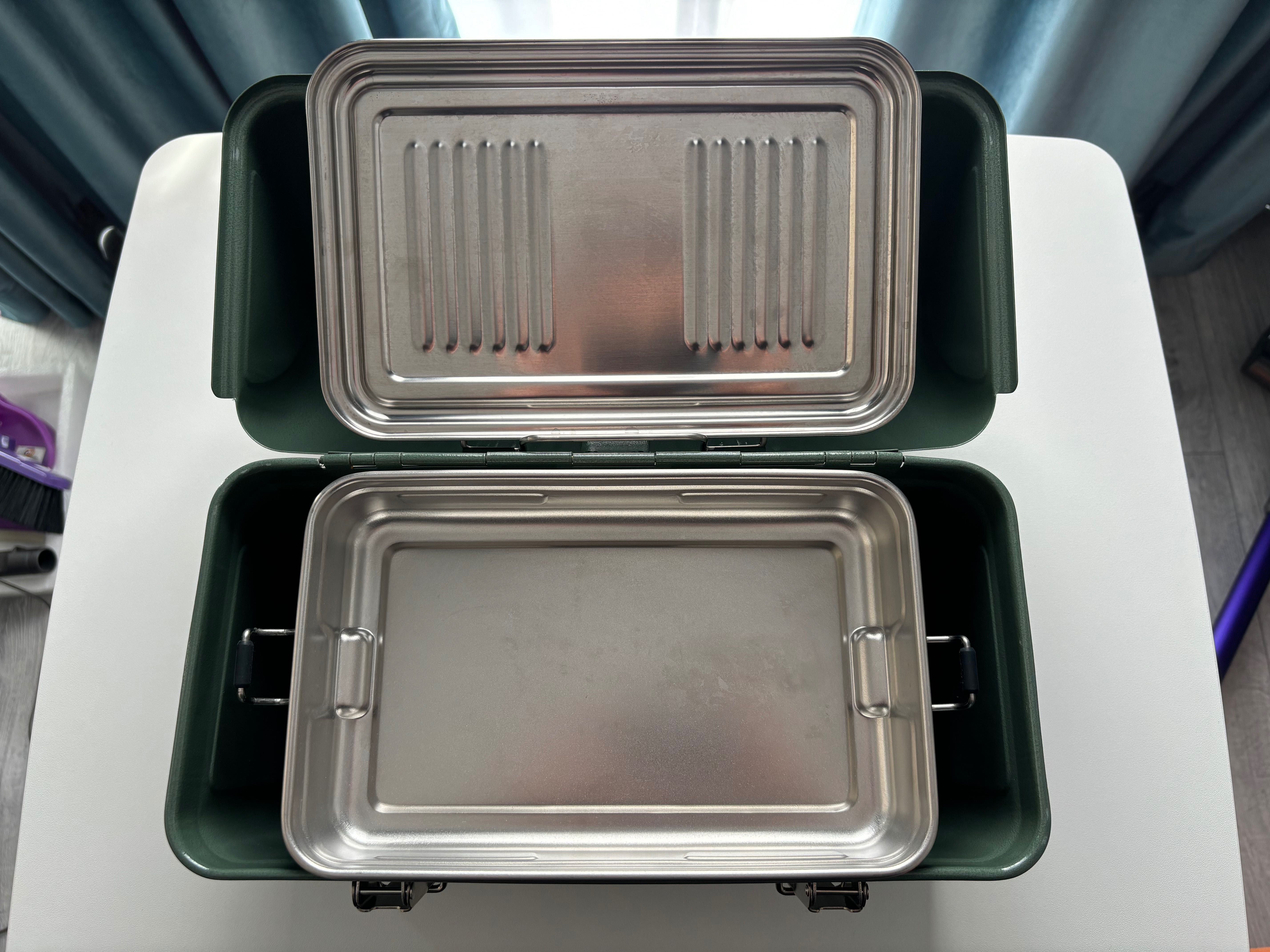 Cutie Stanley alimente cu maner, Legendary Classic Lunchbox, 9.5 Litri