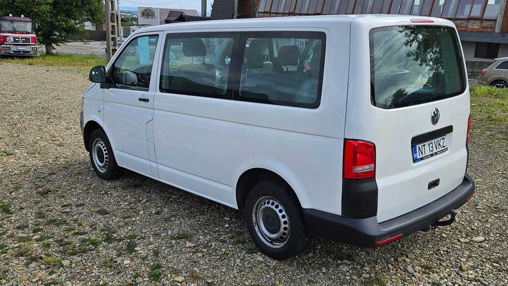 Volkswagen Transporter 5 2.0 TDI 2010 8+1 locuri