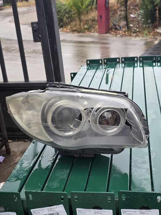 Оригинални Xenon фарове за BMW E81 / E87 LCI Facelift Angel eyes