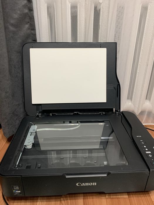 Принтер «CANON».