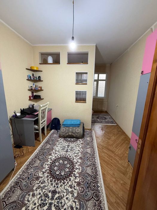 Срочно продаётся Юнусабад 7-кв 2/4/4