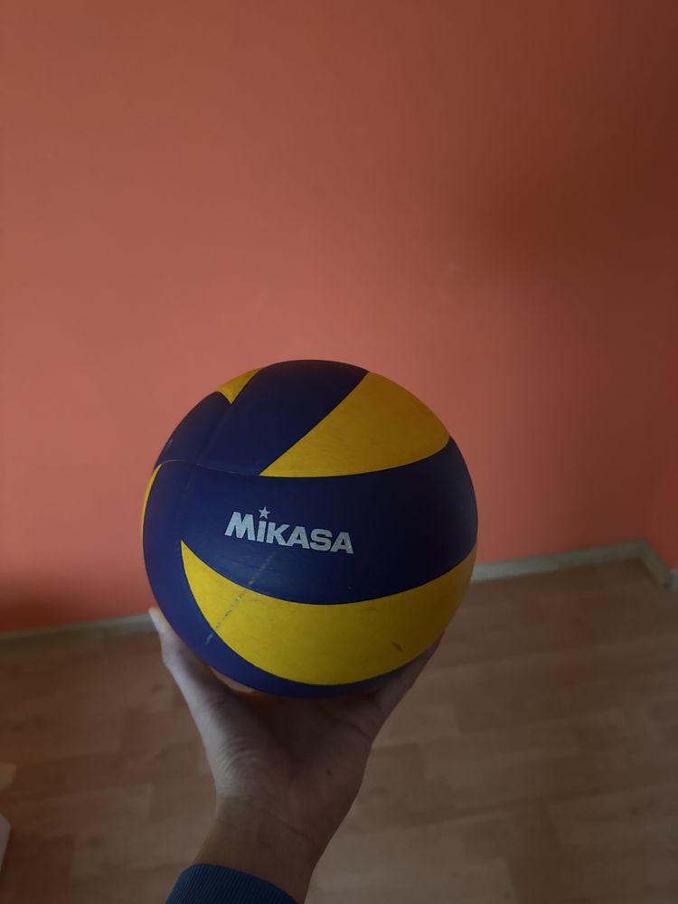 Волейболна топка Mikasa MVA310