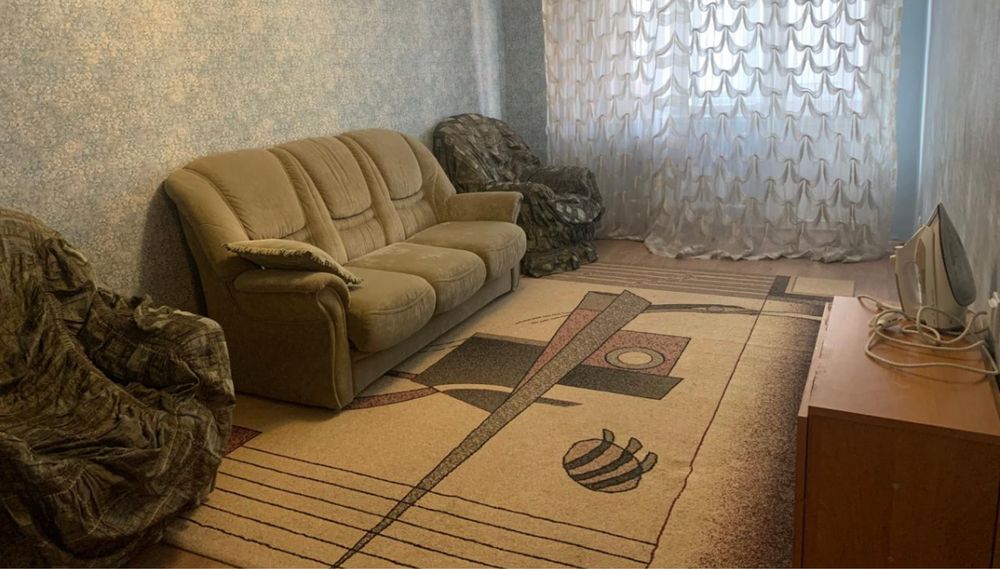 Продается мягкий уголок, б/у, диван и два кресла в хорошем состоянии.