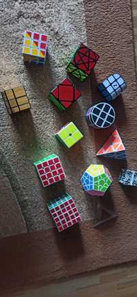 Коллекция различных кубиков