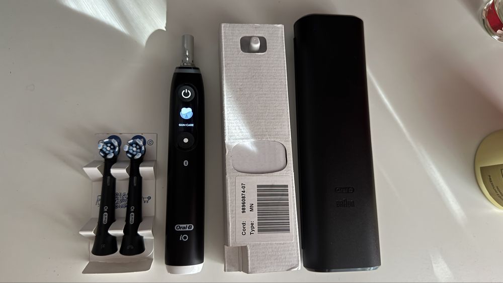 Oral-B iO Series 6 black lava + Case de calatorie