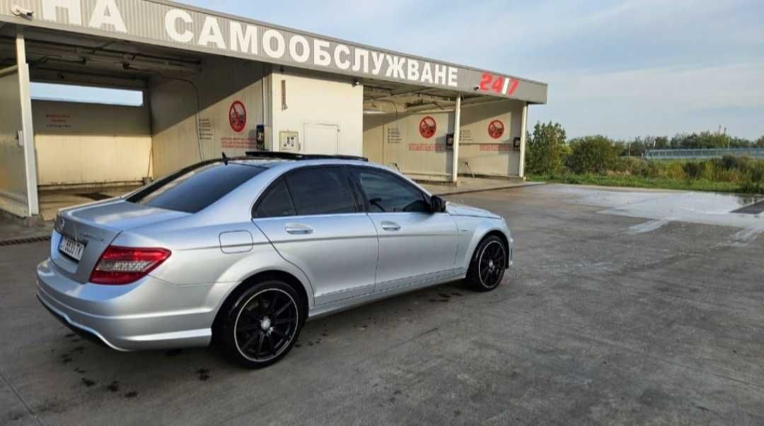 Mercedes- Benz c220