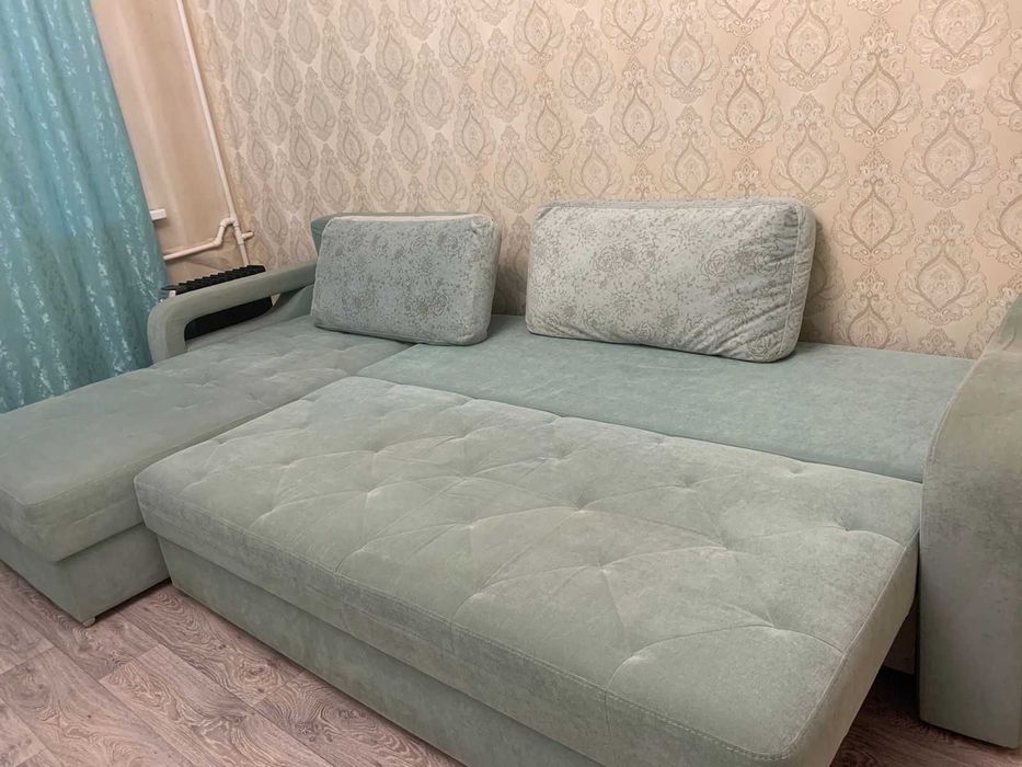 Продается диван в хорошем состоянии