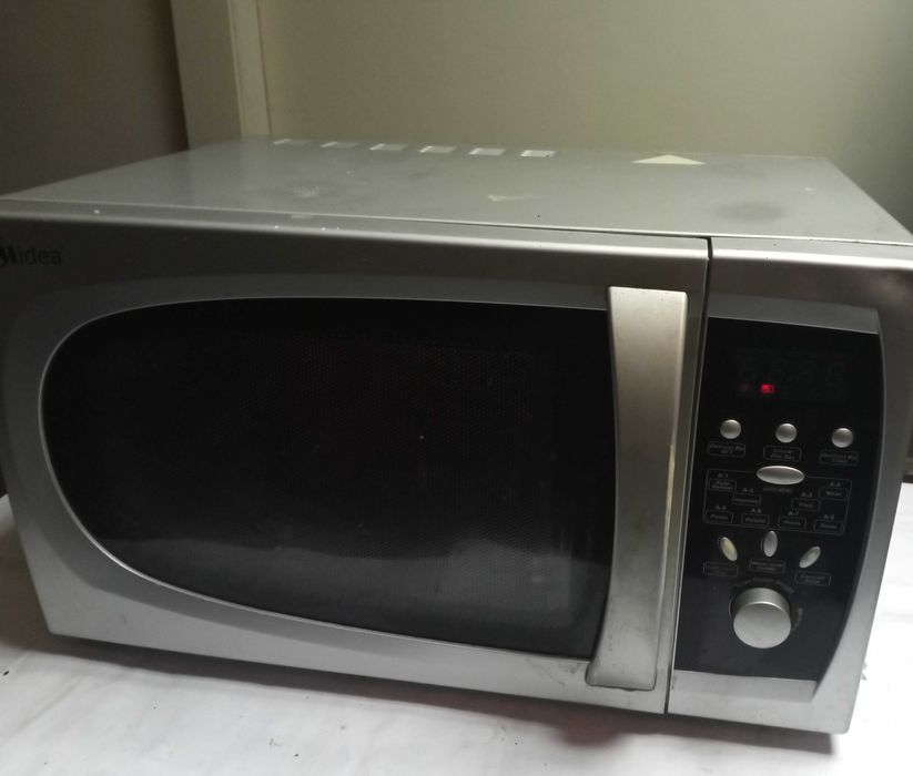 Микровълнова печка Midea