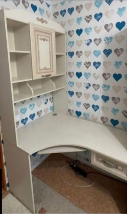 Продаём компьютерный стол со шкафом