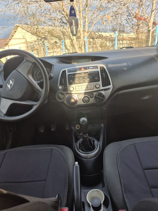 Vând Hyundai I20