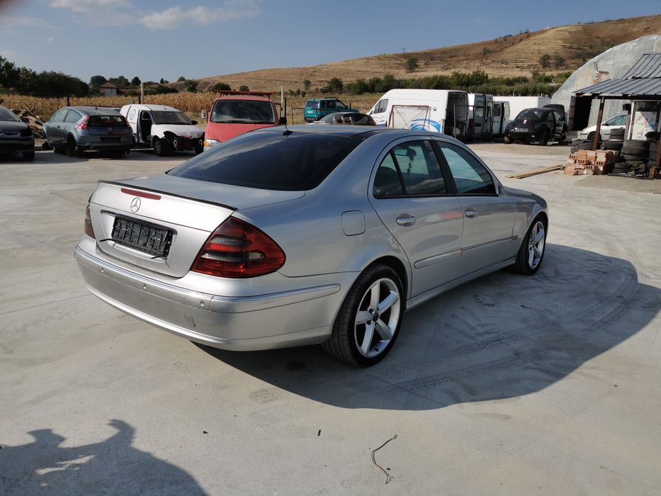 Mercedes E270 CDI НА ЧАСТИ