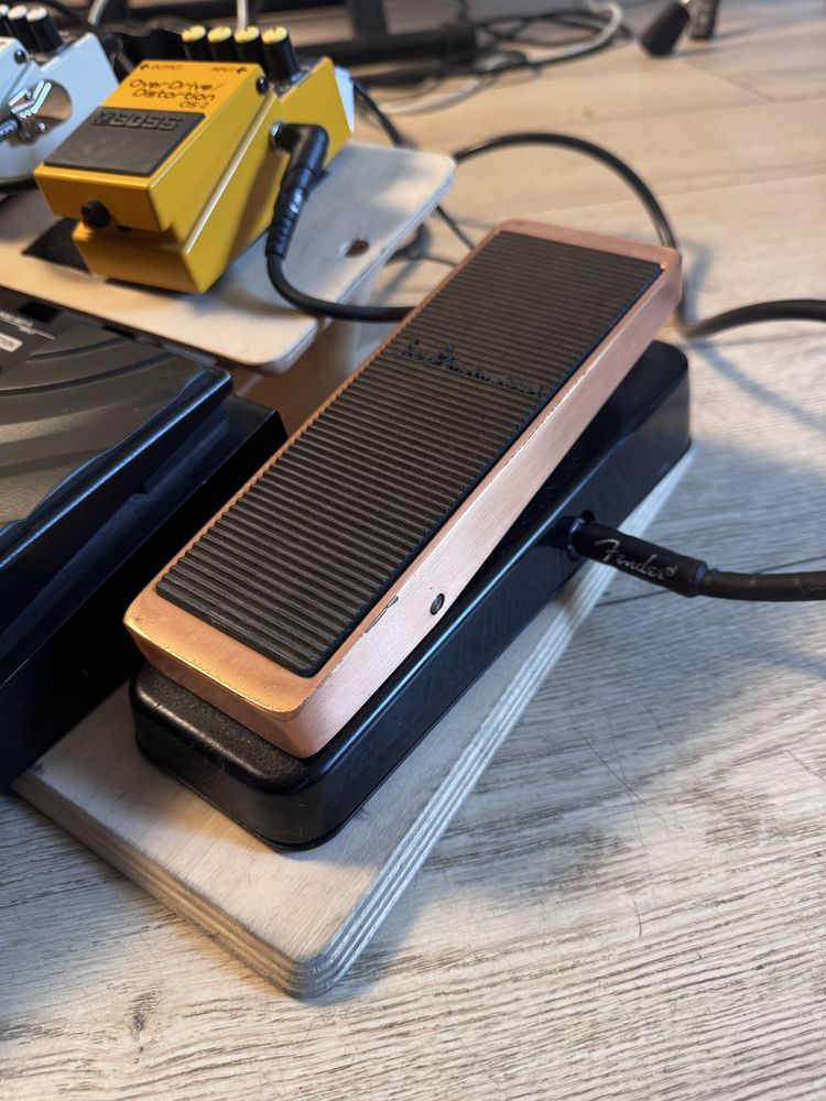 Продам луп станцию Boss RC-300 loop station + педал борд