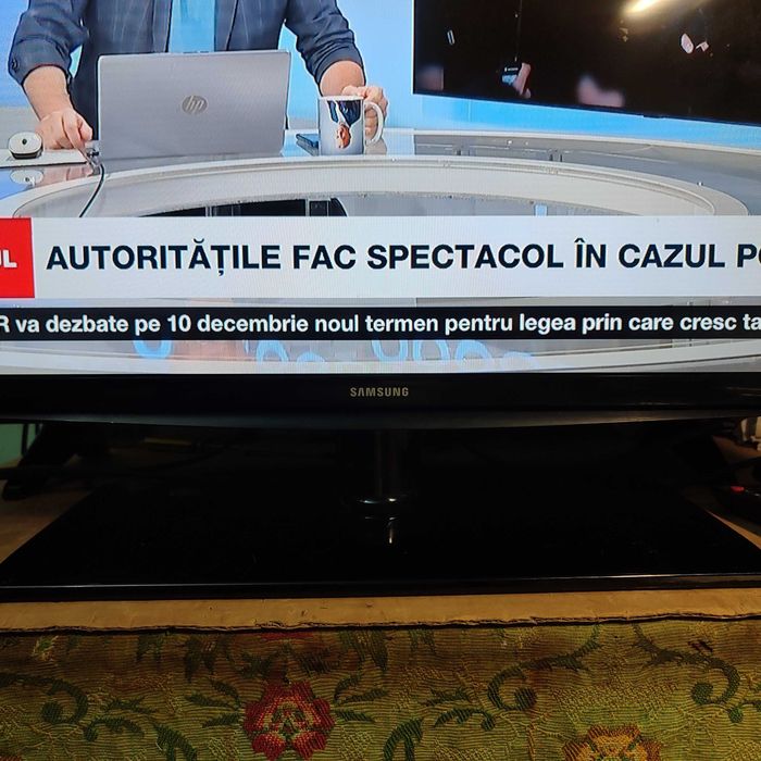 tv samsung led 32 inci ,80cm