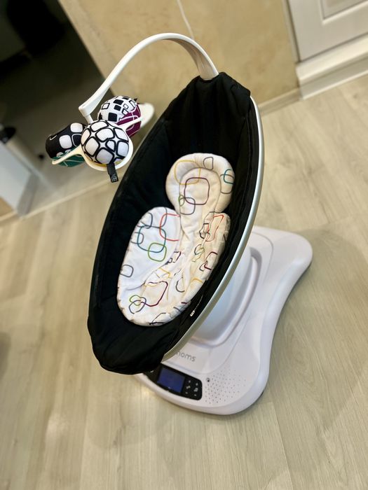 Електрическа бебешка люлка mamaRoo 4.0