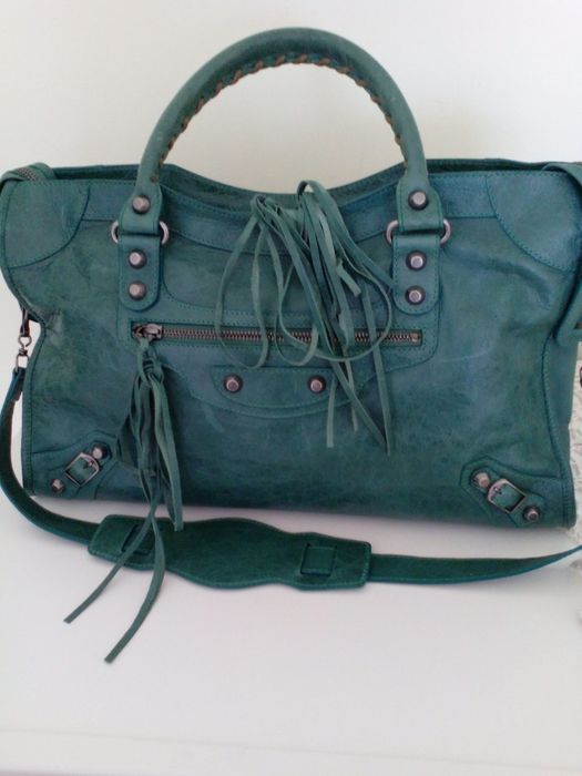 Diferite posete noi .