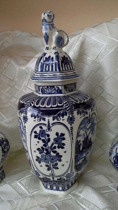 Set 3 piese Delft blue - Boch Belgium by Royal Sphinx - urna + 2 vaze