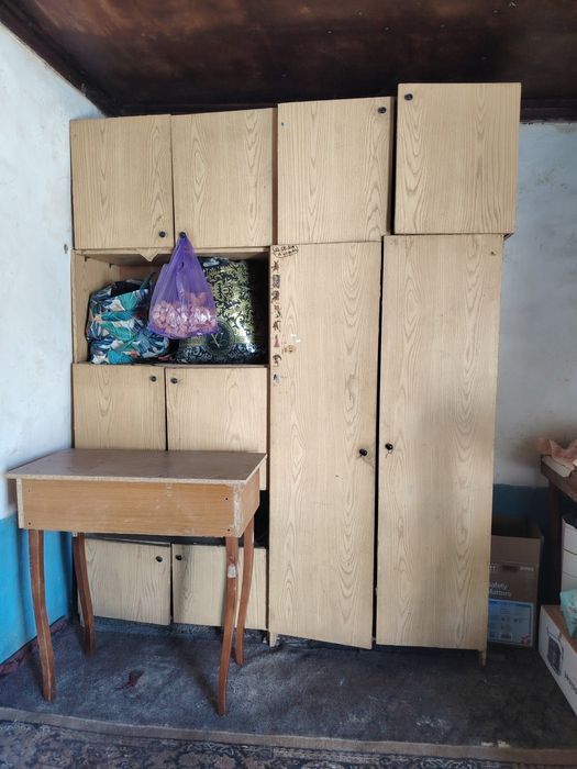 Shkaf sotiladi 400 000 min som narhi tori kesa olila