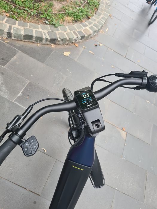 Bicicletă electrică GIANT