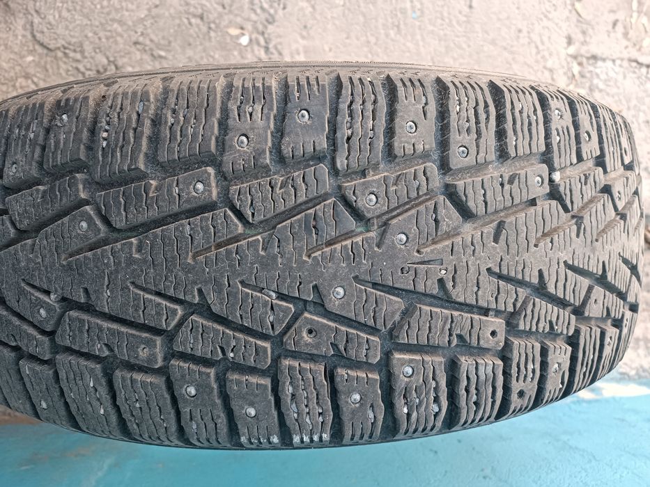 Шины зимние б/у в хорошем состоянии!