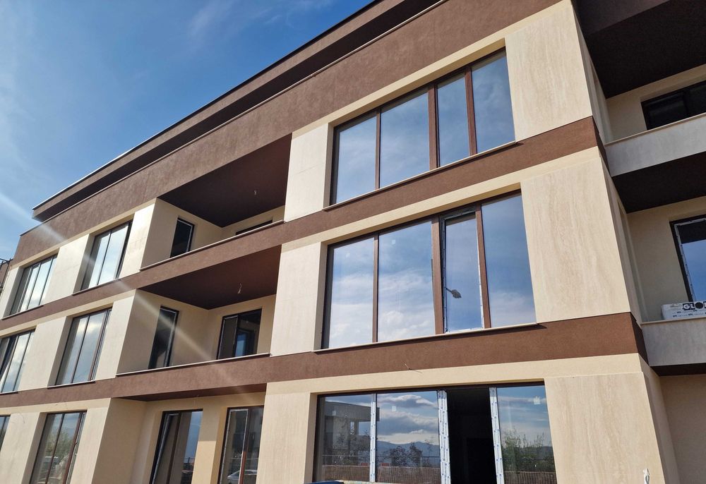 Тристаен апартамент с панорамна гледка в кв. Баларбаши