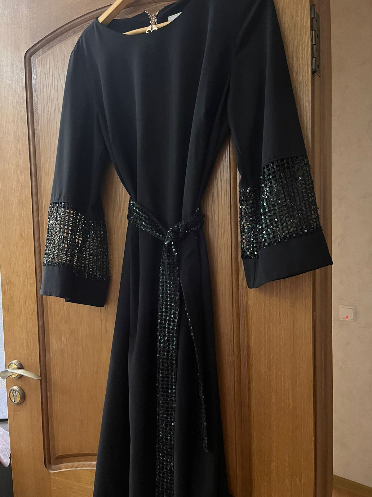 Платье черного цвета размер 52-54