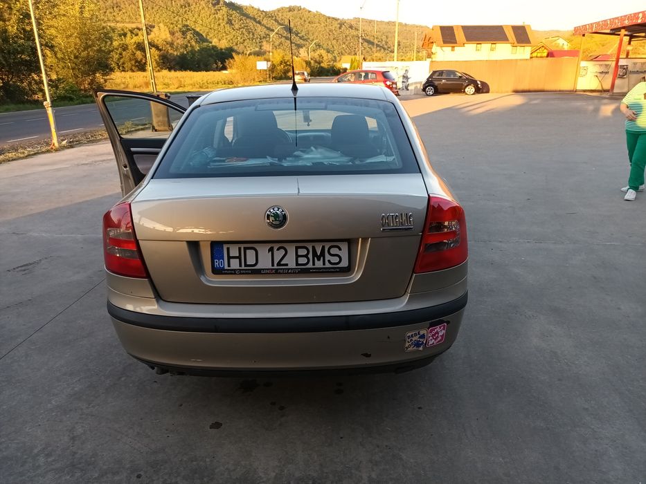 Vând Skoda Octavia 2