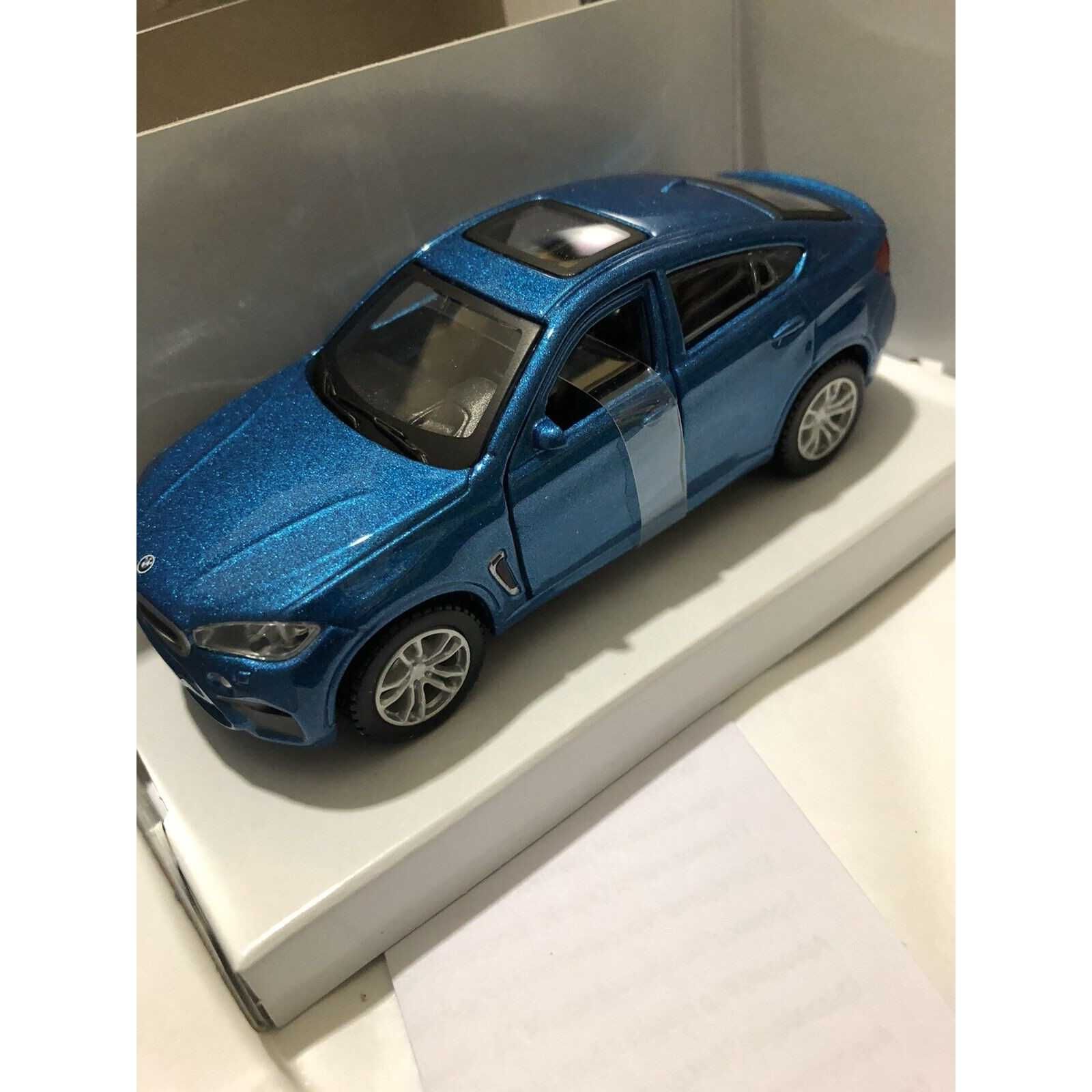 Masinuta Diecast Metal Pullback Car BMW X6 M scara 1:41