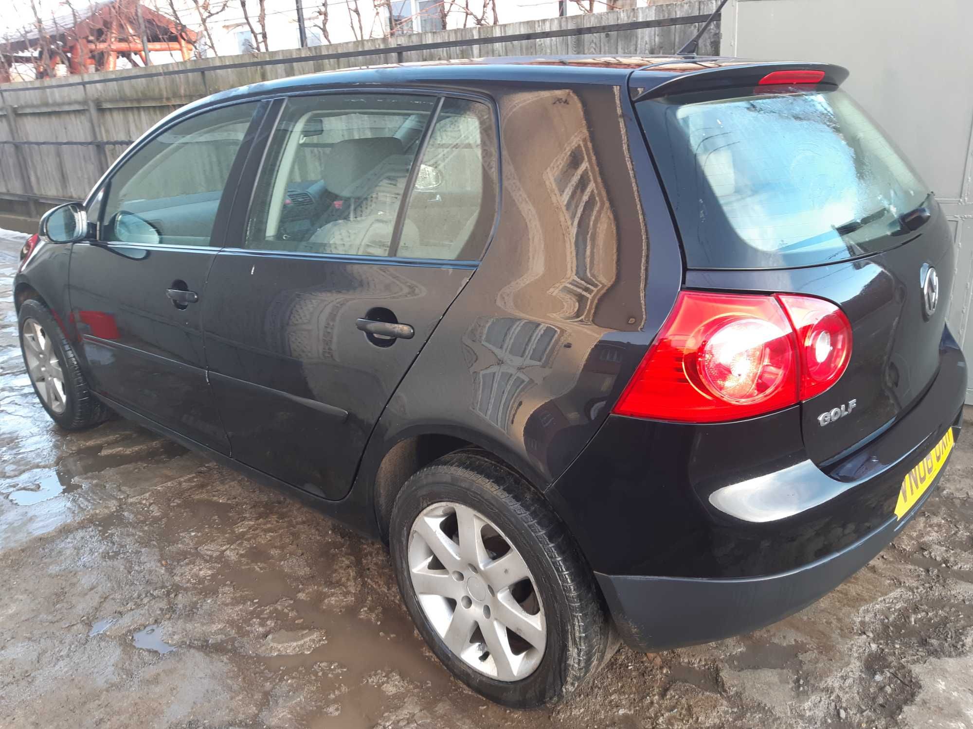 Haion volkswagen golf 5 hatchback negru culoare negru dezechipat