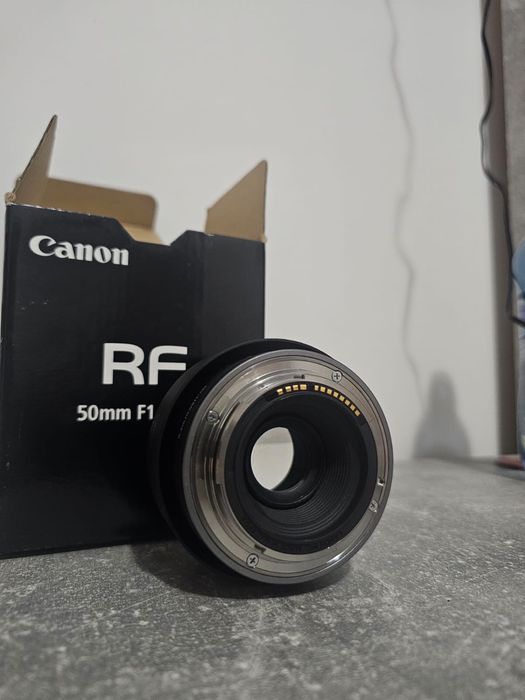 Canon  kit aparat R50