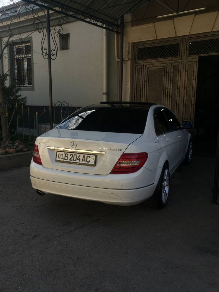 Mersedes-Benz W204 C200