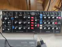 Behringer model D