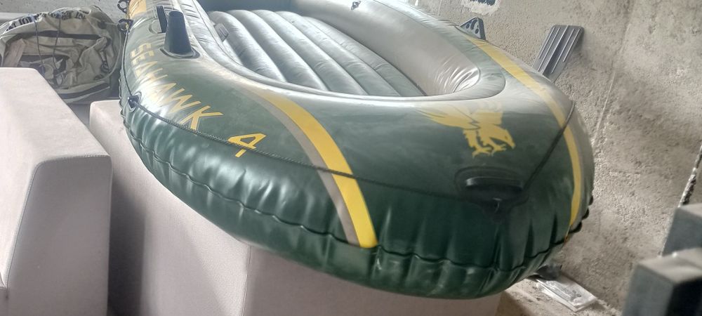 Vând barcă gonflabila