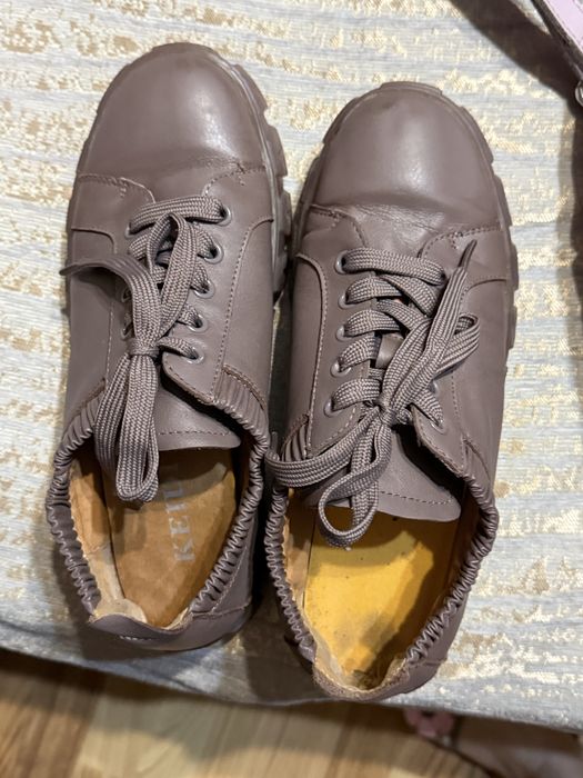 Отдам женскую обувь из кожи р 40