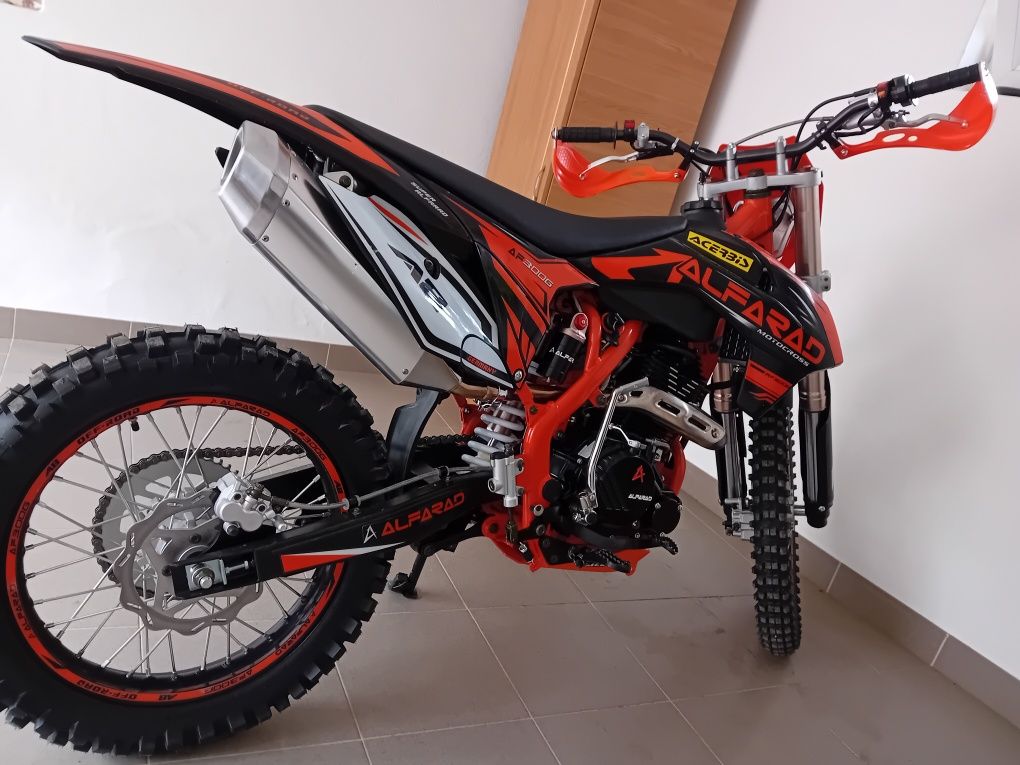 Motocross 300cc cu răcire pe ulei