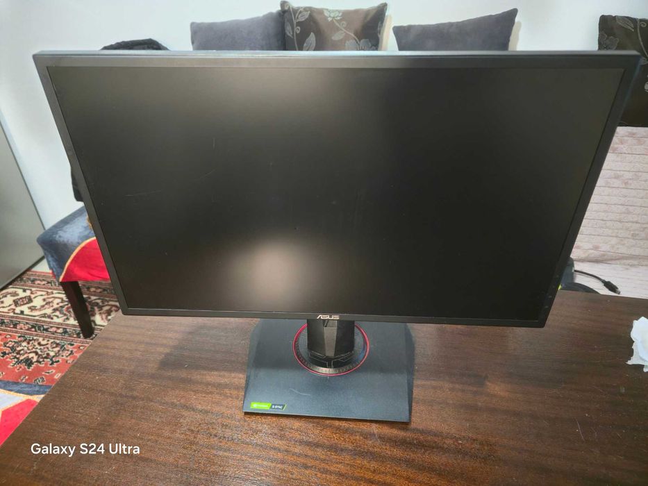 Продавам Asus VG24QG