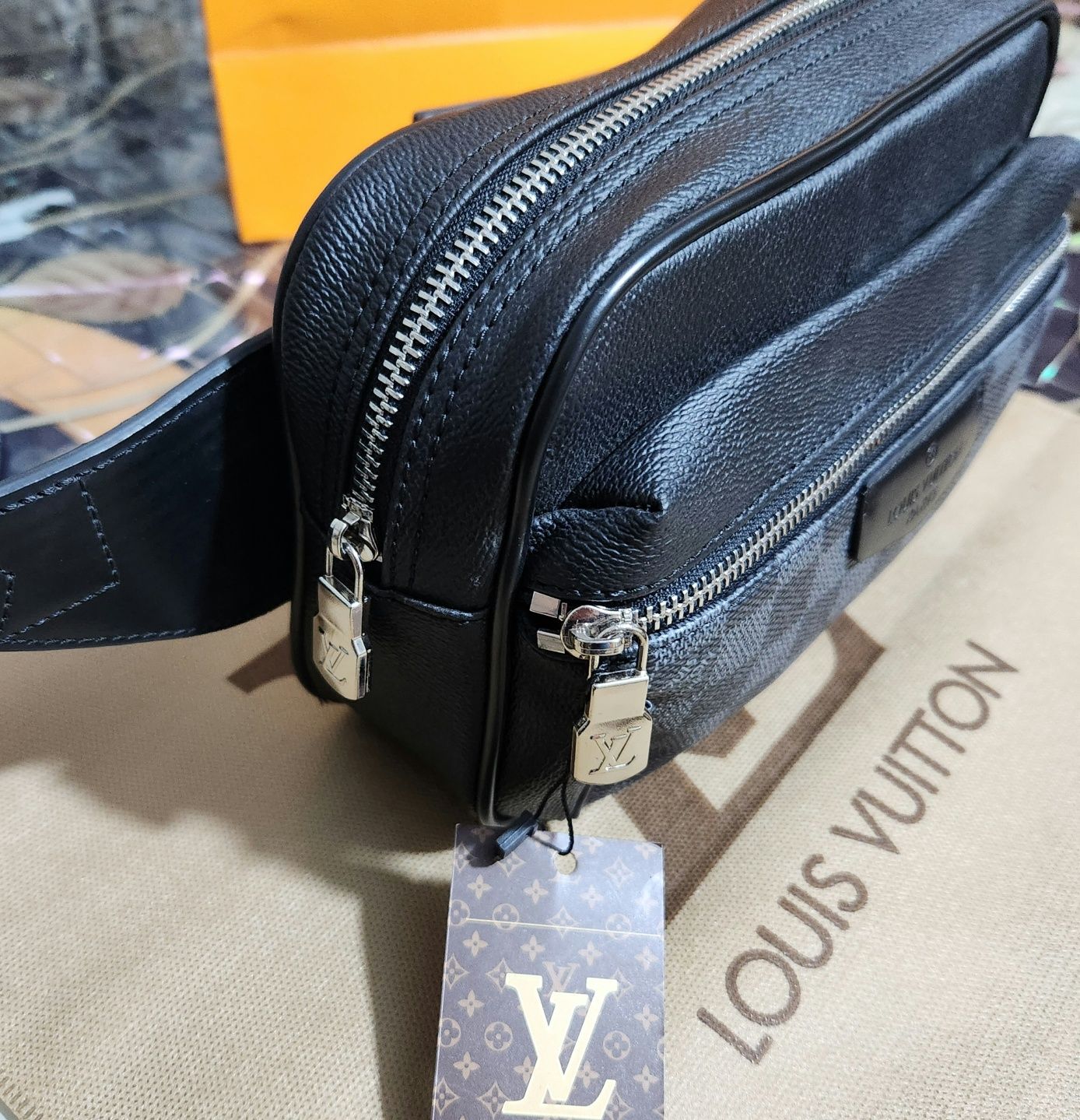 Мъжка чанта louis vuitton