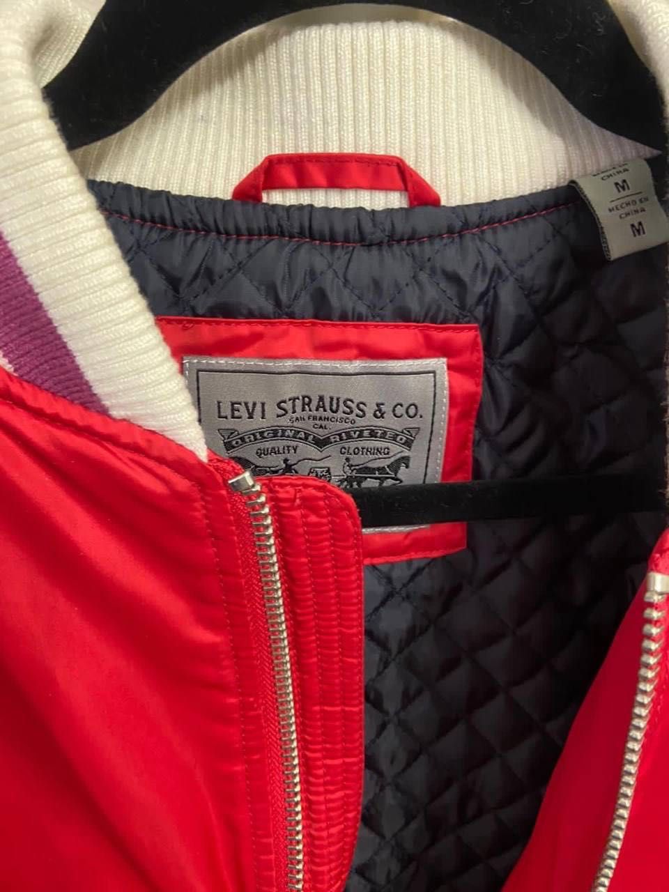 Новая куртка  Levi’s оригинал