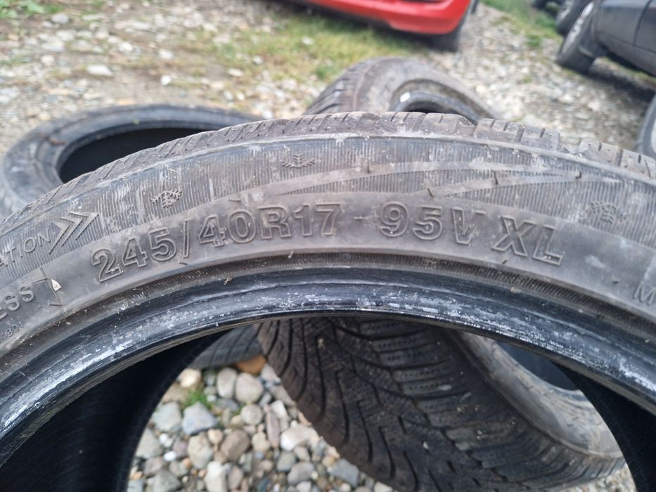 Vând 3 bucăți 245 40 r17 iarna dot 2024