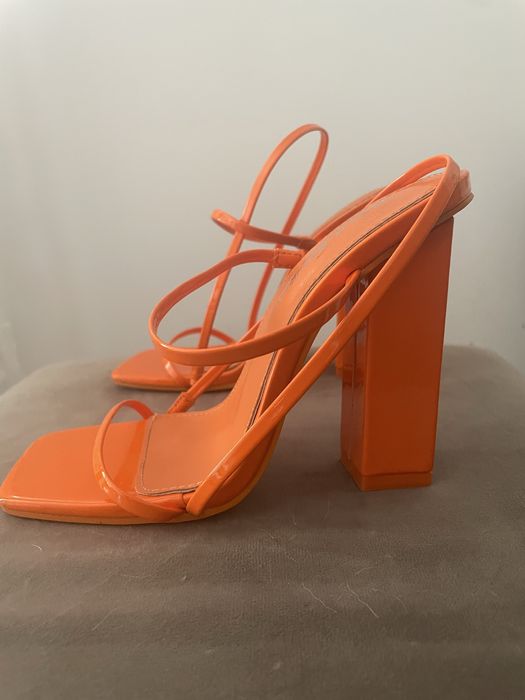 Дамски сандали на ток