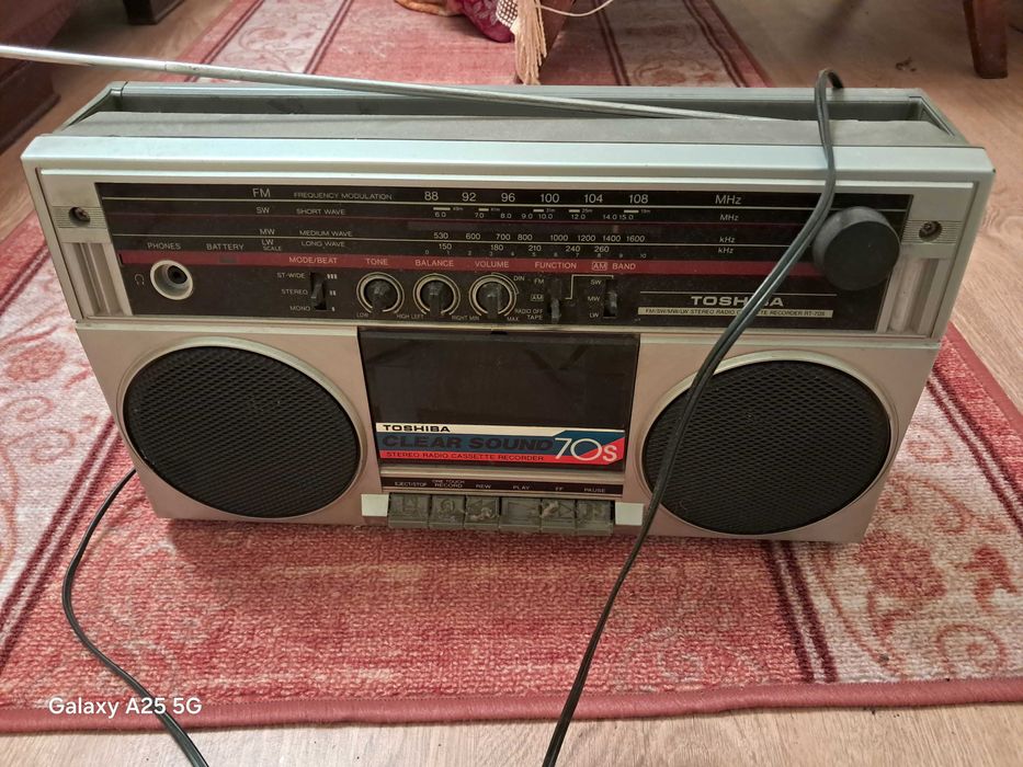 Радиокасетофон тошиба 100лв