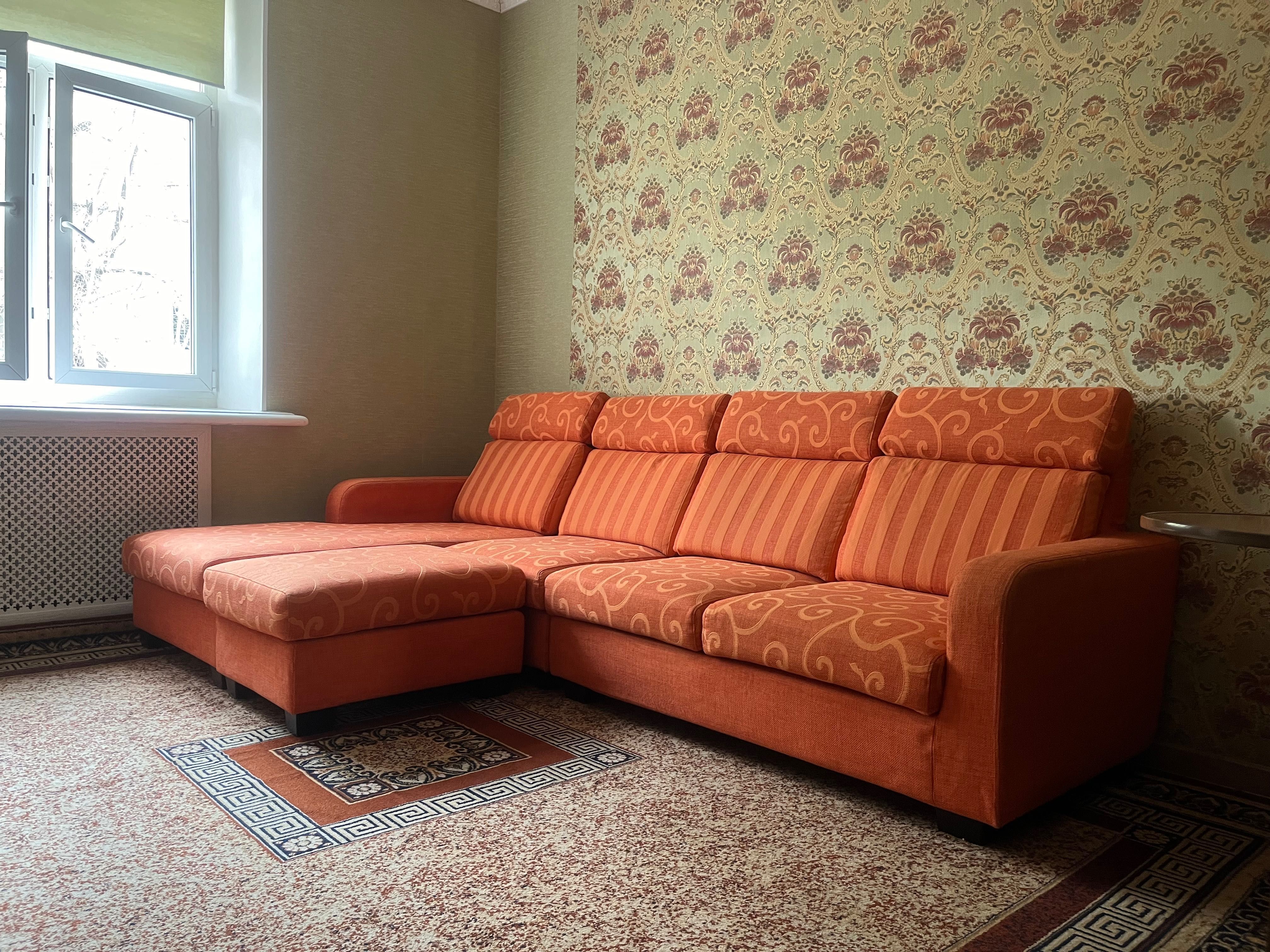 Красивый многофункциональный диван