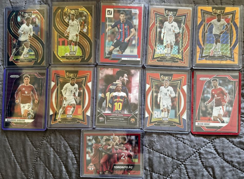 Номерирани и други редки футболни карти Topps Panini