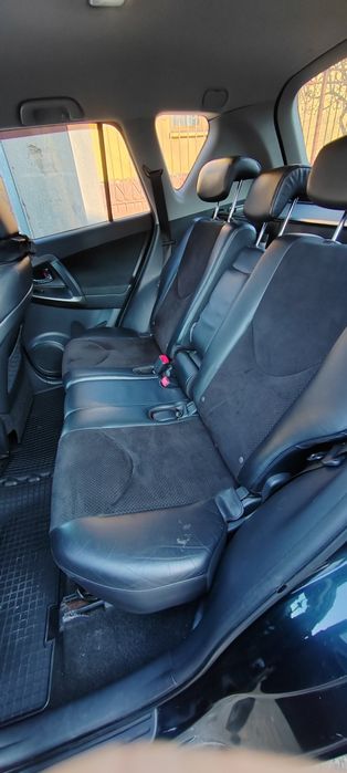 Vand sau schimb Toyota Rav4 2011 2.2 Diesel Automată